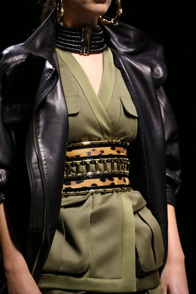 Look 9